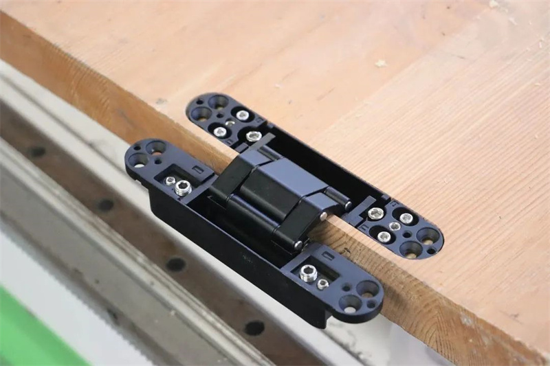 雙軸側孔機效果圖